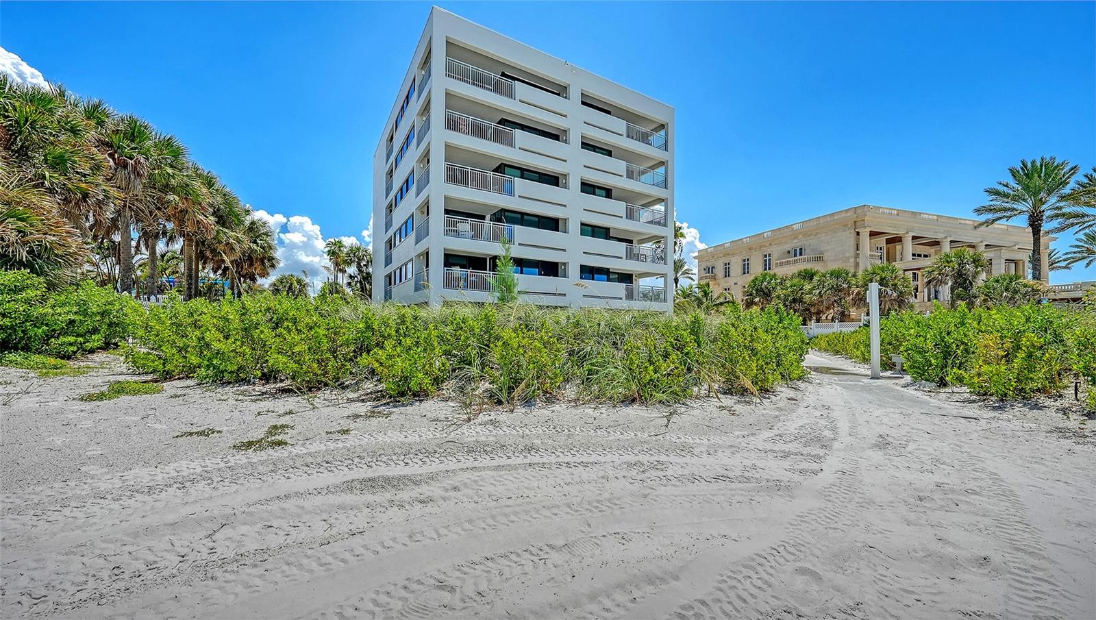 Photo of 1001 POINT OF ROCKS ROAD #310 SARASOTA FL 34242