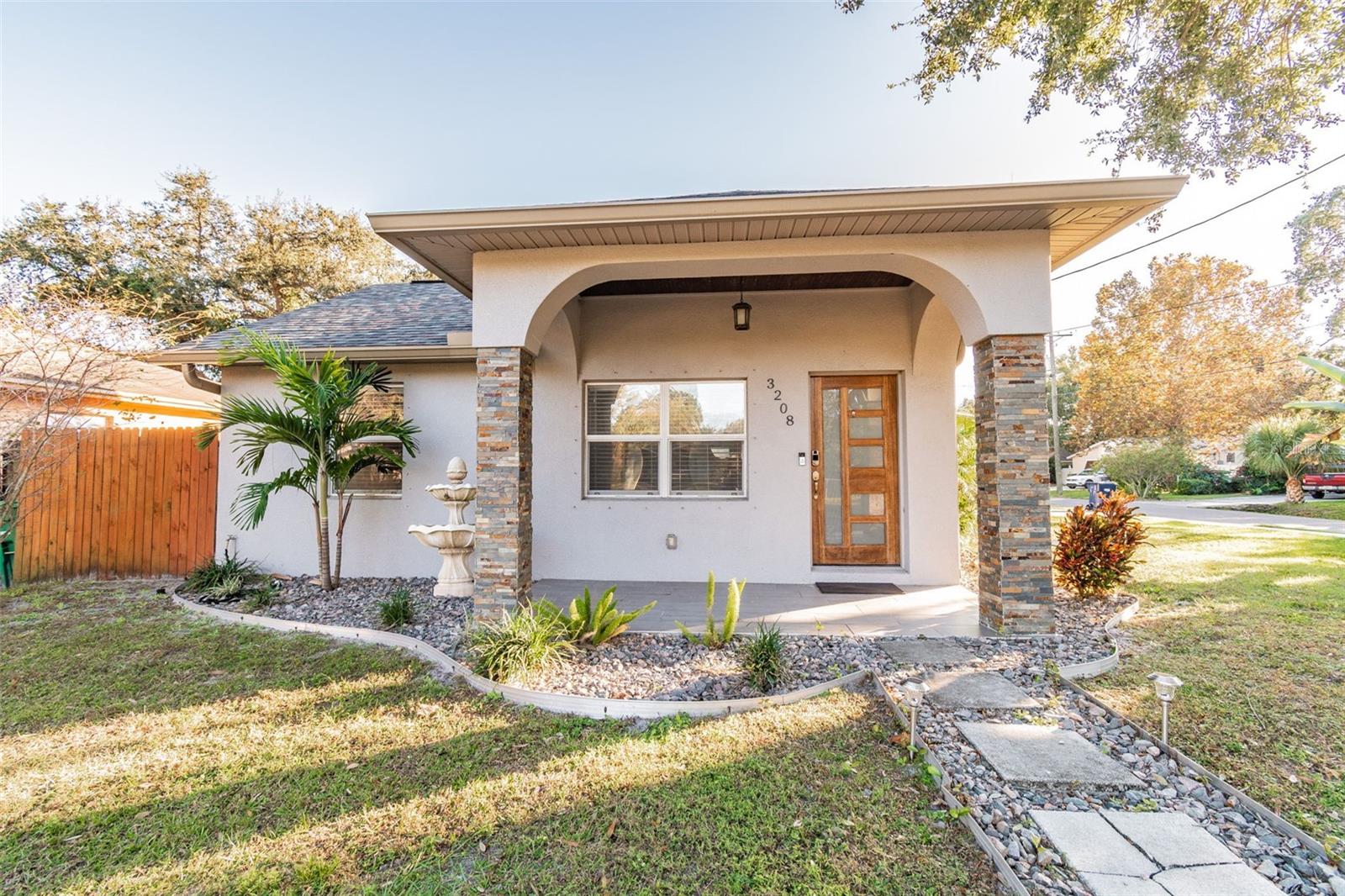 Photo of 3208 W NAPOLEON AVENUE TAMPA FL 33611