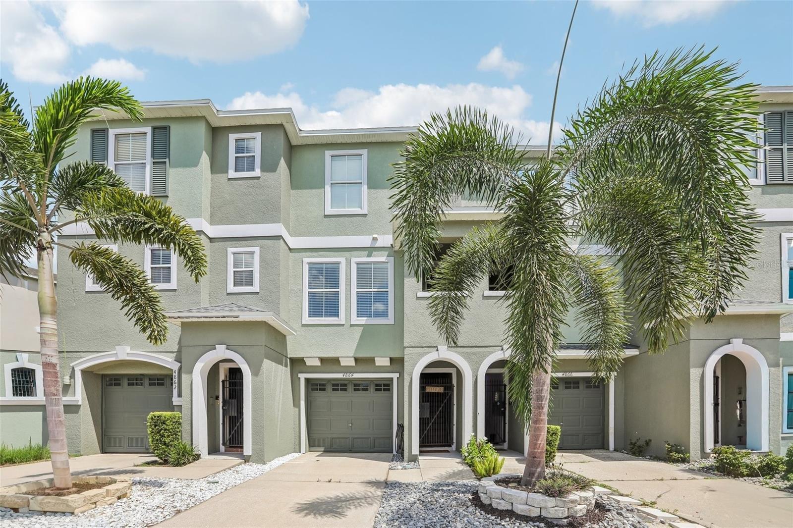 Photo of 4864 TUSCAN LOON DRIVE TAMPA FL 33619