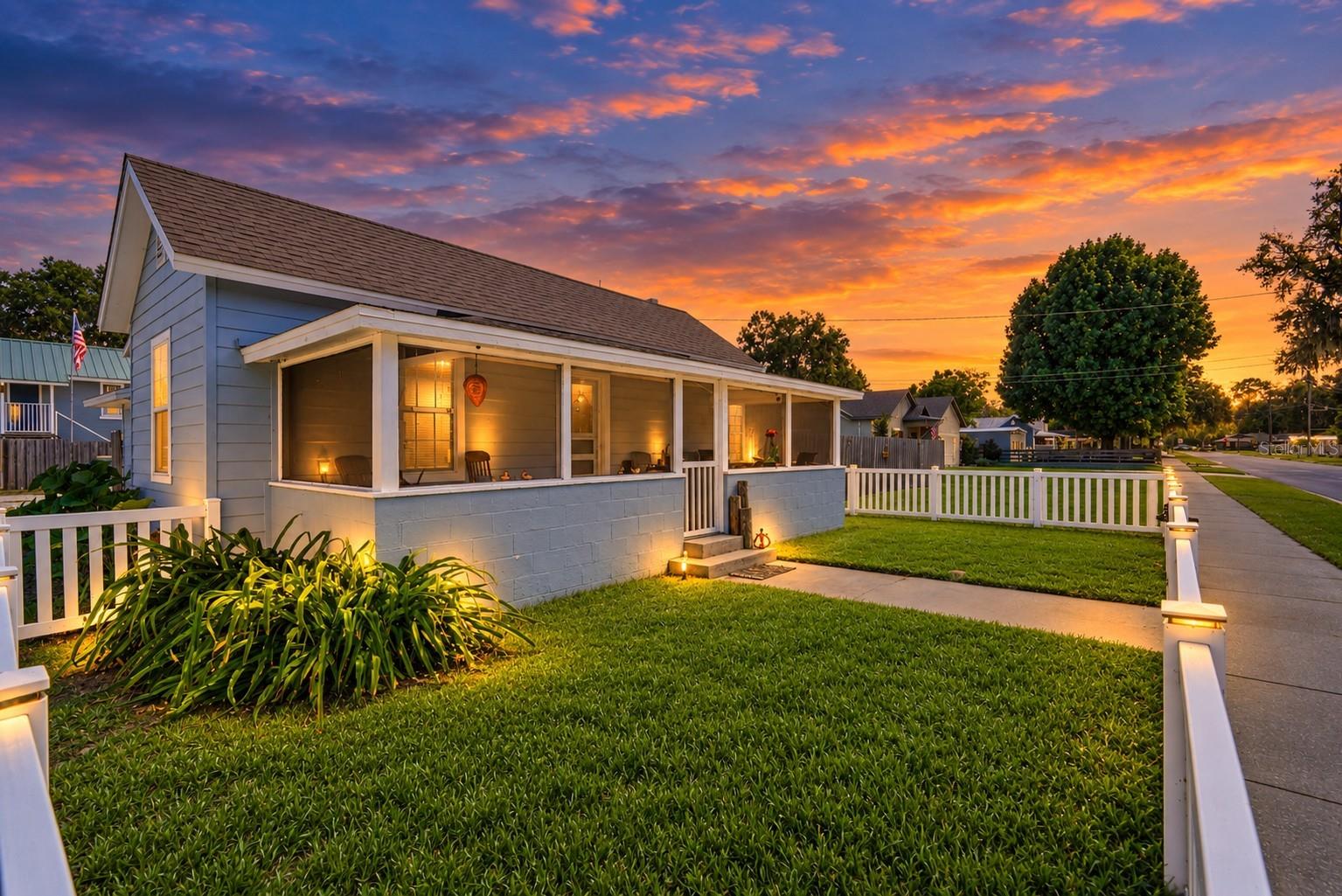 Photo of 321 CASSADY STREET UMATILLA FL 32784