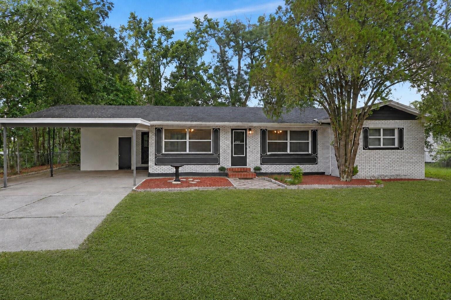 Photo of 1502 STEVENS AVENUE DELAND FL 32720