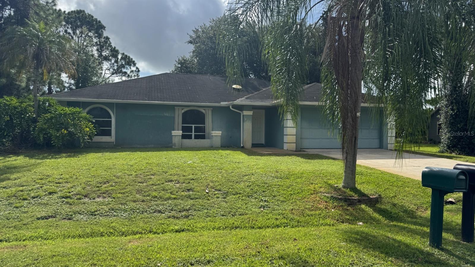 Photo of 829 NE PEMBROKE AVENUE PALM BAY FL 32907