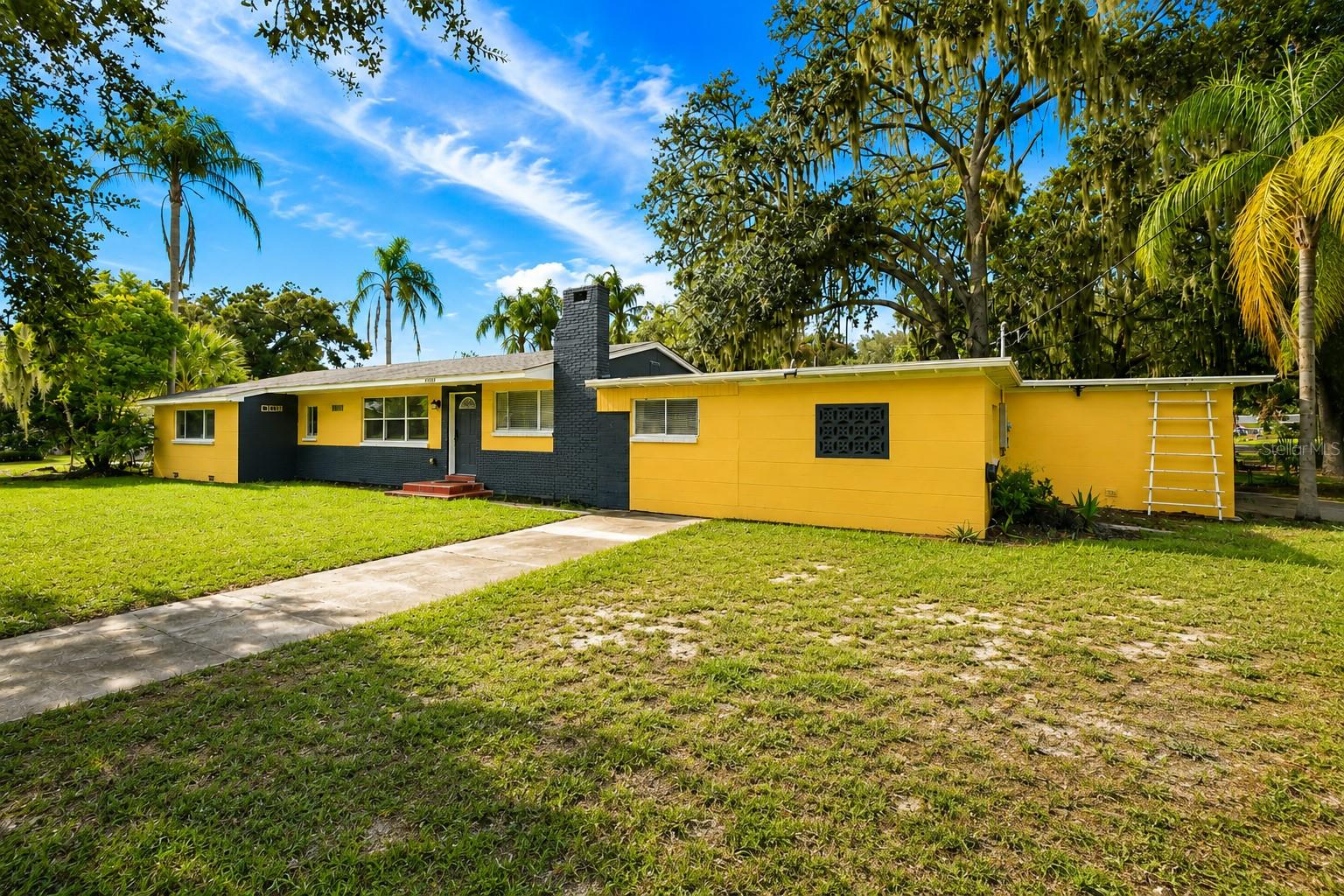 Photo of 1410 E EDGEWOOD DRIVE LAKELAND FL 33803