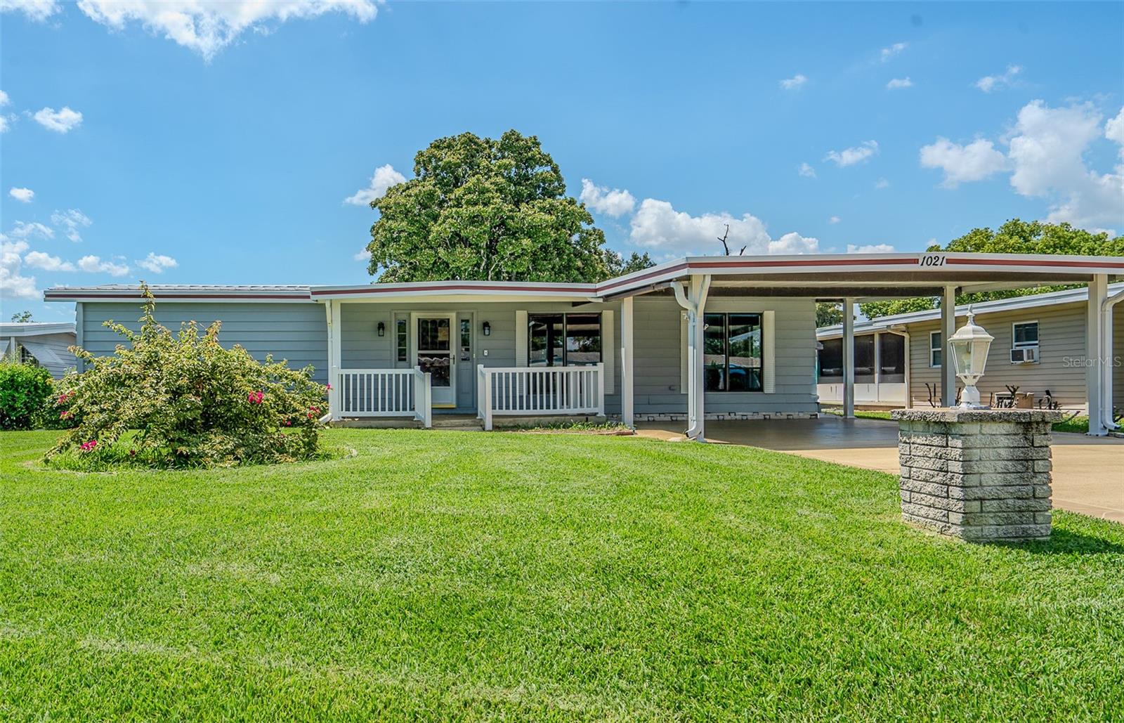 Photo of 1021 HILLTOP ROAD TAVARES FL 32778