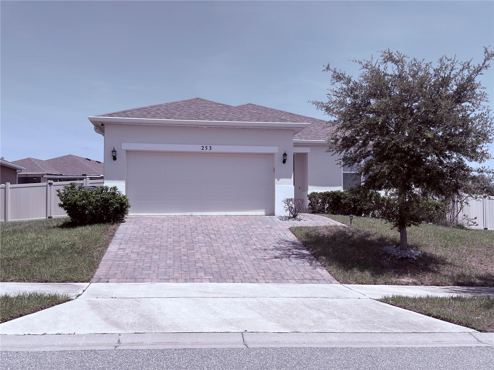 Photo of 253 LUXMORE ROAD GROVELAND FL 34736