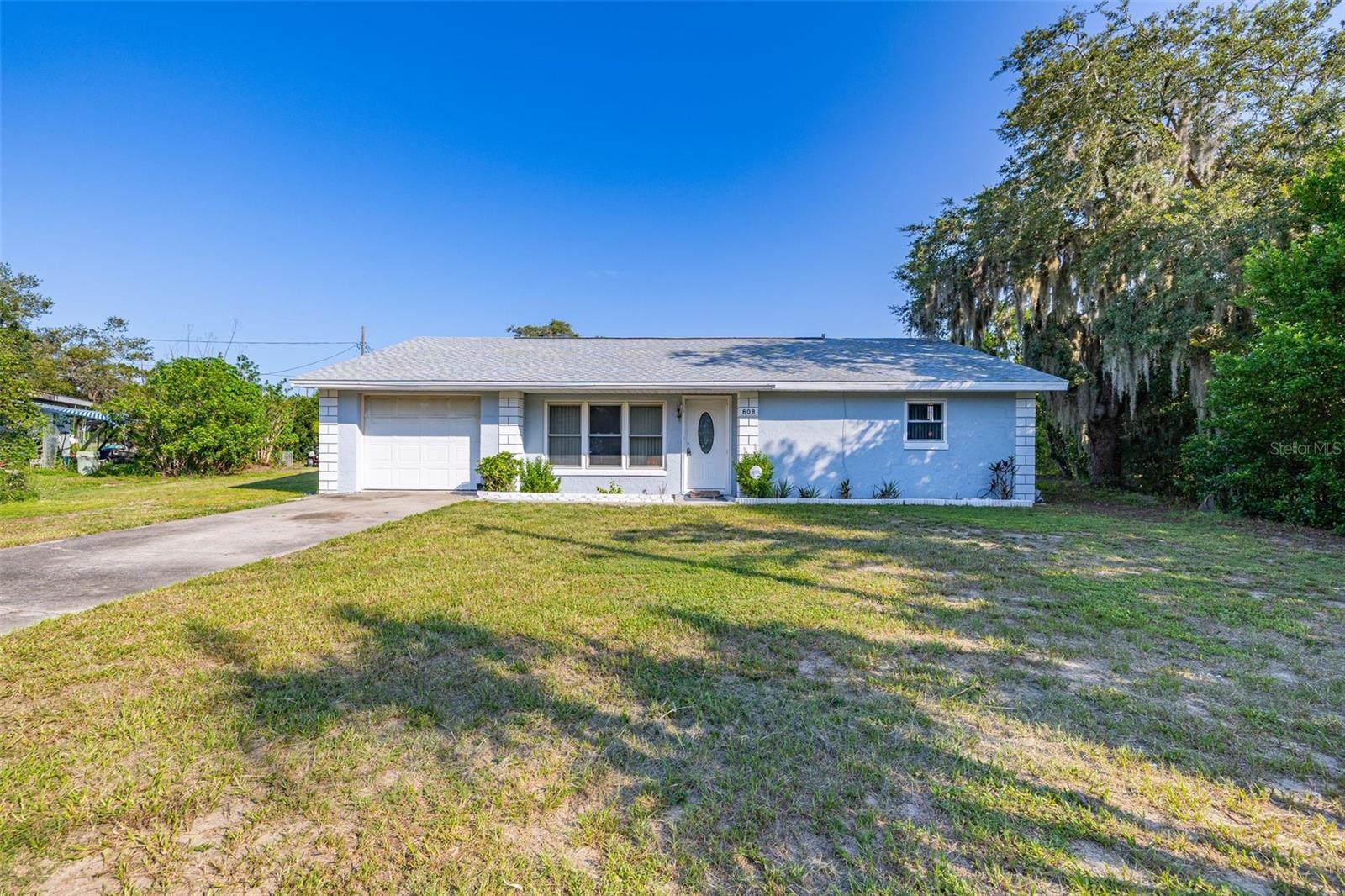 Photo of 608 CHEROKEE CIRCLE AVON PARK FL 33825