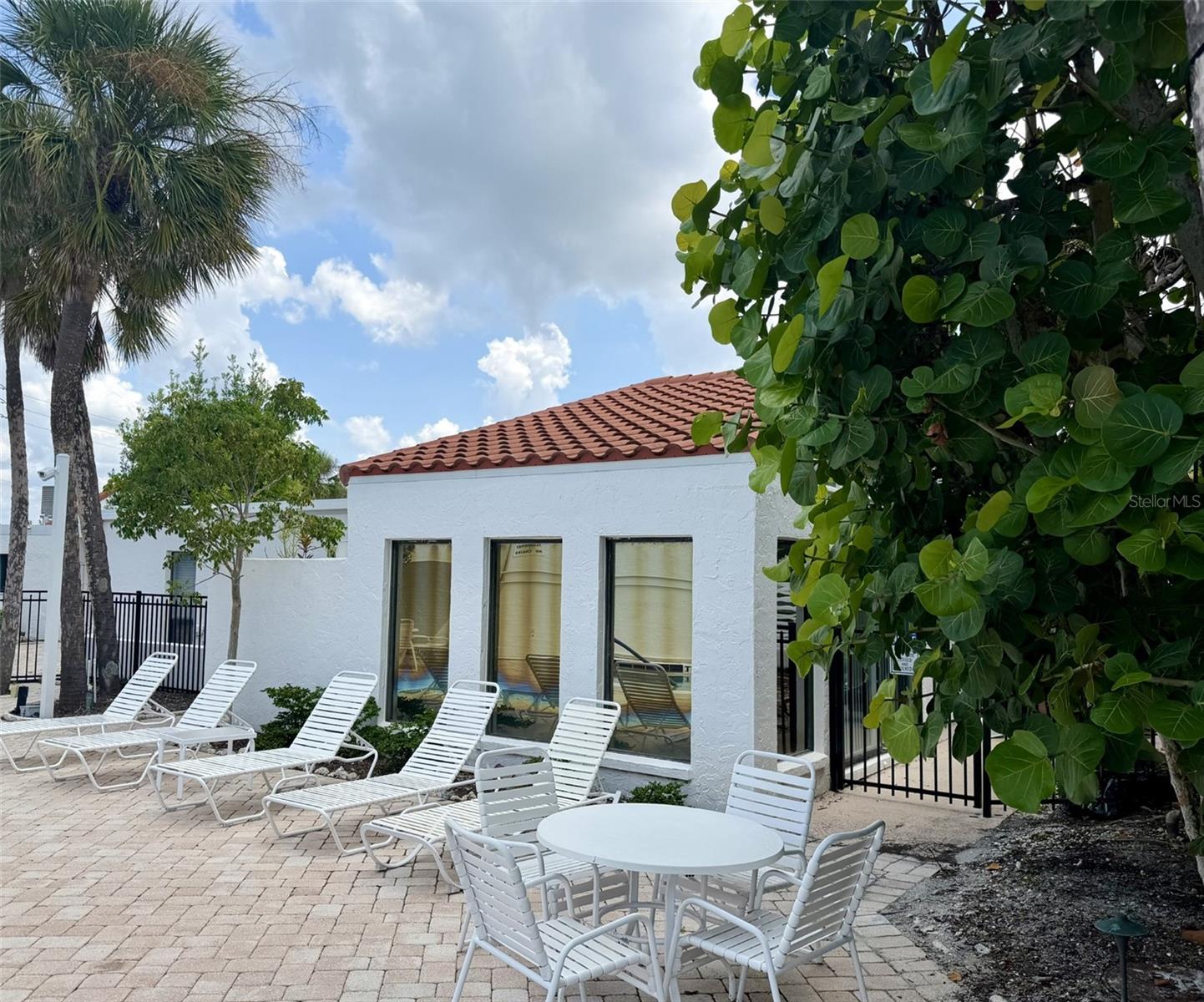 Photo of 1585 TARPON CENTER DR #21 VENICE FL 34285