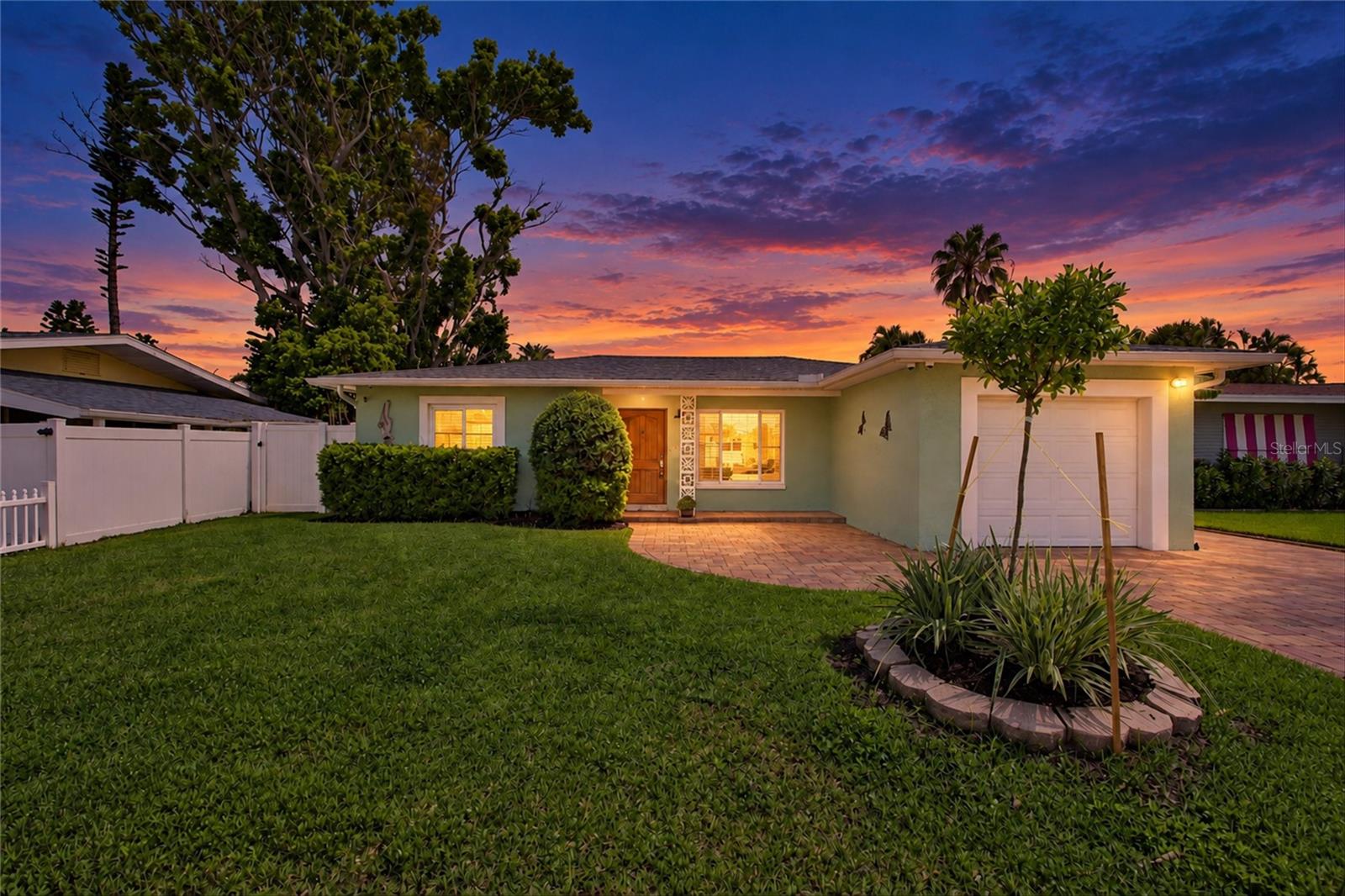 Photo of 1424 COREY WAY SOUTH PASADENA FL 33707