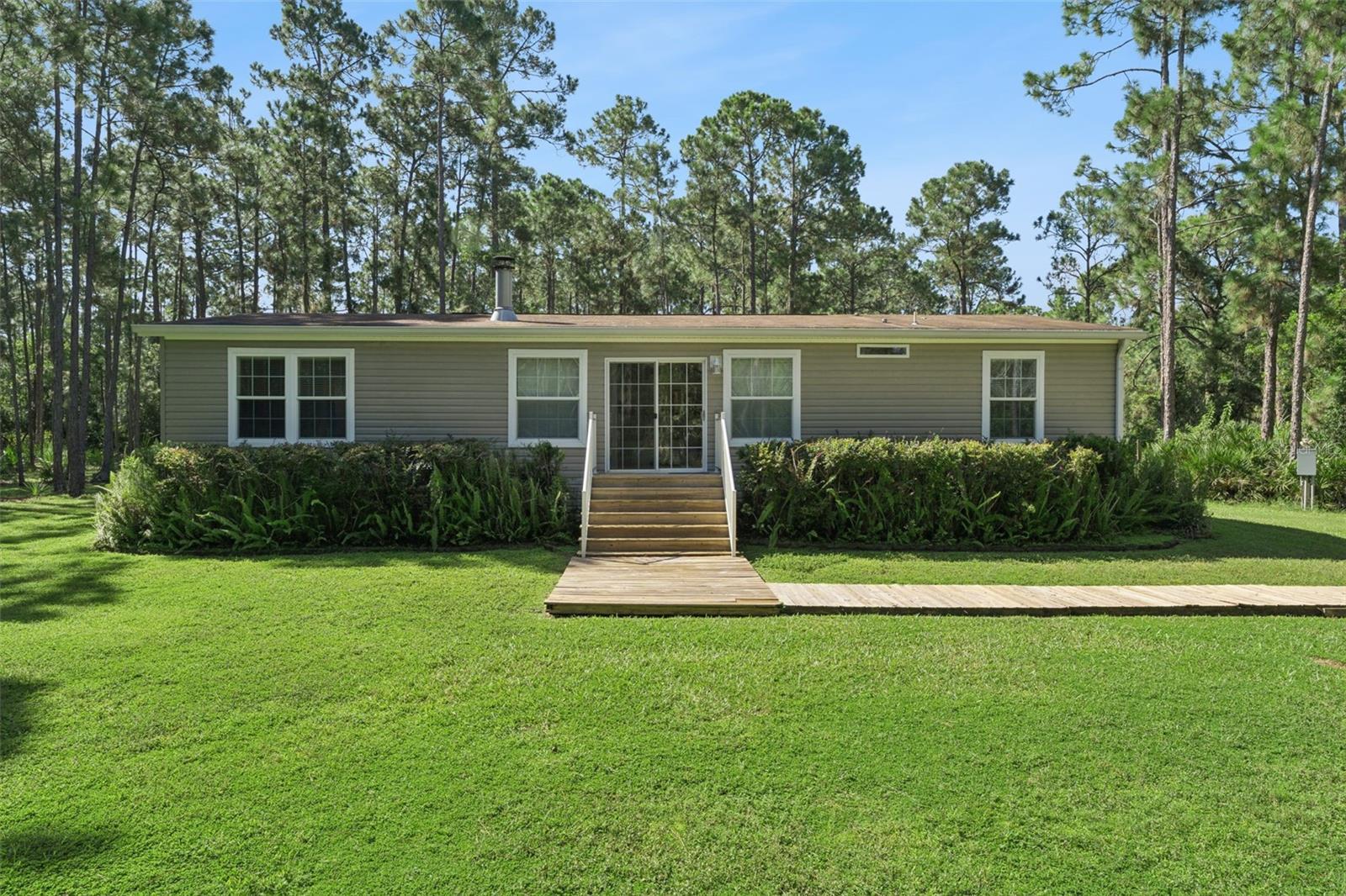 Photo of 1161 LAKE HARNEY WOODS BOULEVARD MIMS FL 32754