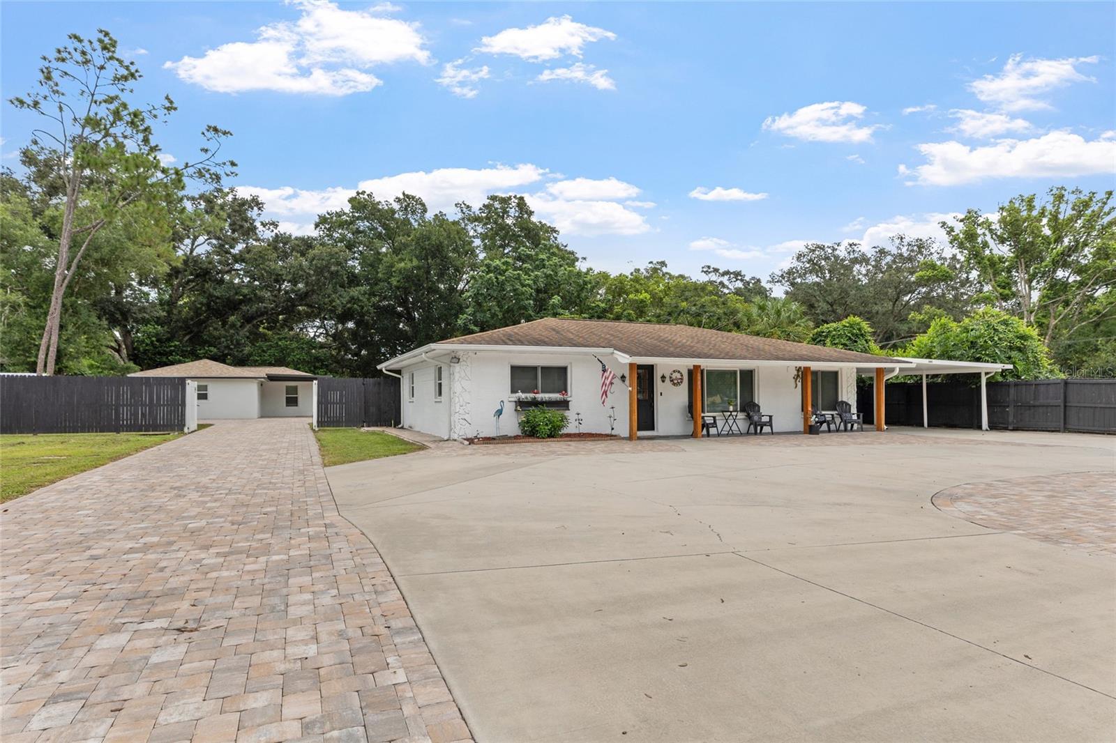 Photo of 16903 HANNA ROAD LUTZ FL 33549
