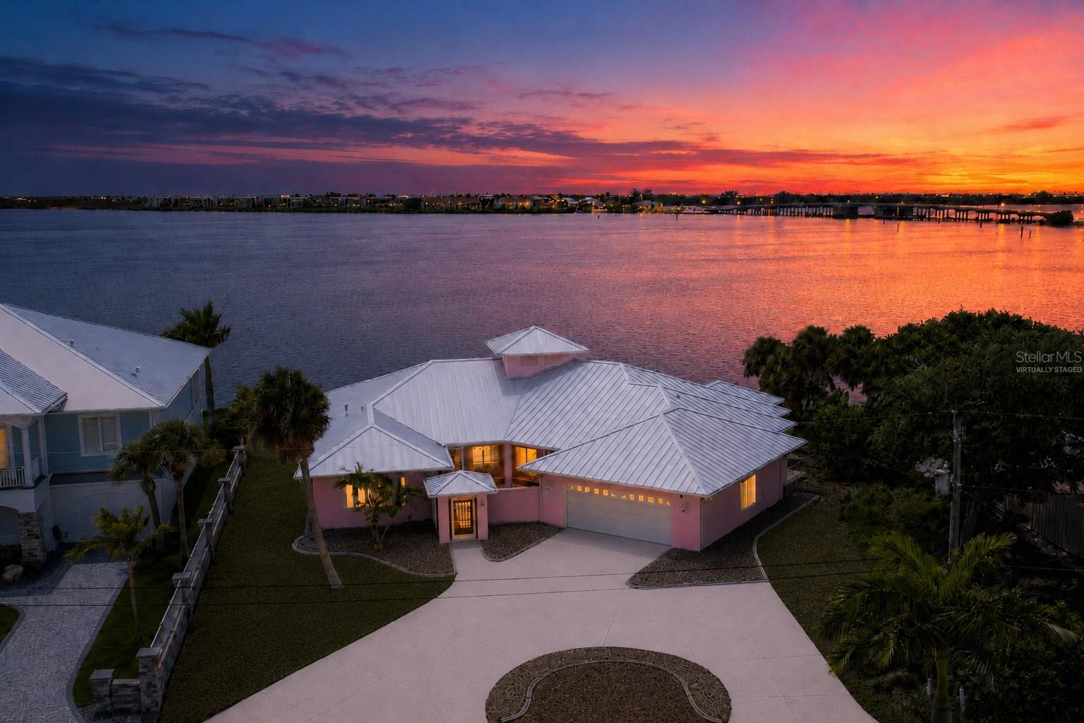 Photo of 1468 LEMON BAY DRIVE ENGLEWOOD FL 34223