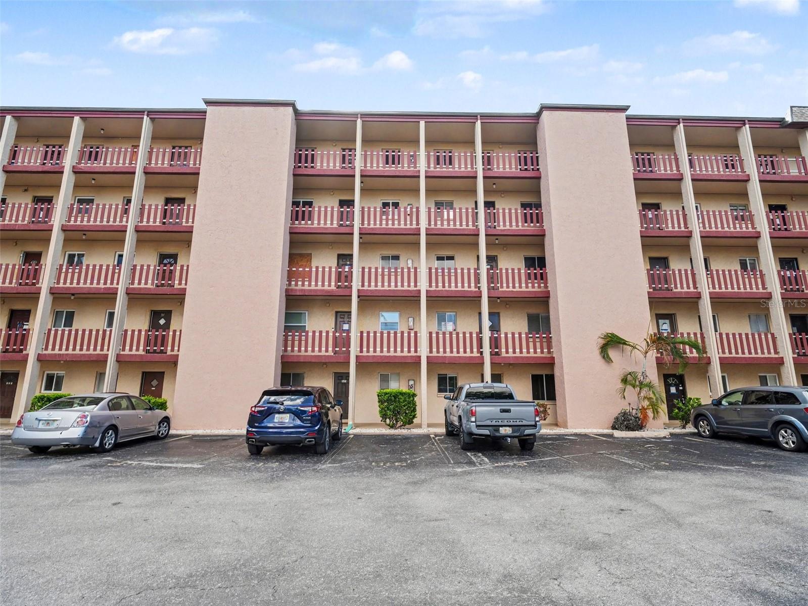 Photo of 4023 LAKE BAYSHORE DRIVE #112 BRADENTON FL 34205