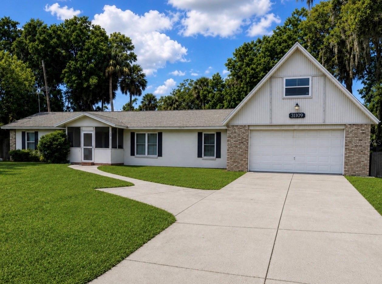 Photo of 31109 DEAL DRIVE MOUNT PLYMOUTH FL 32776