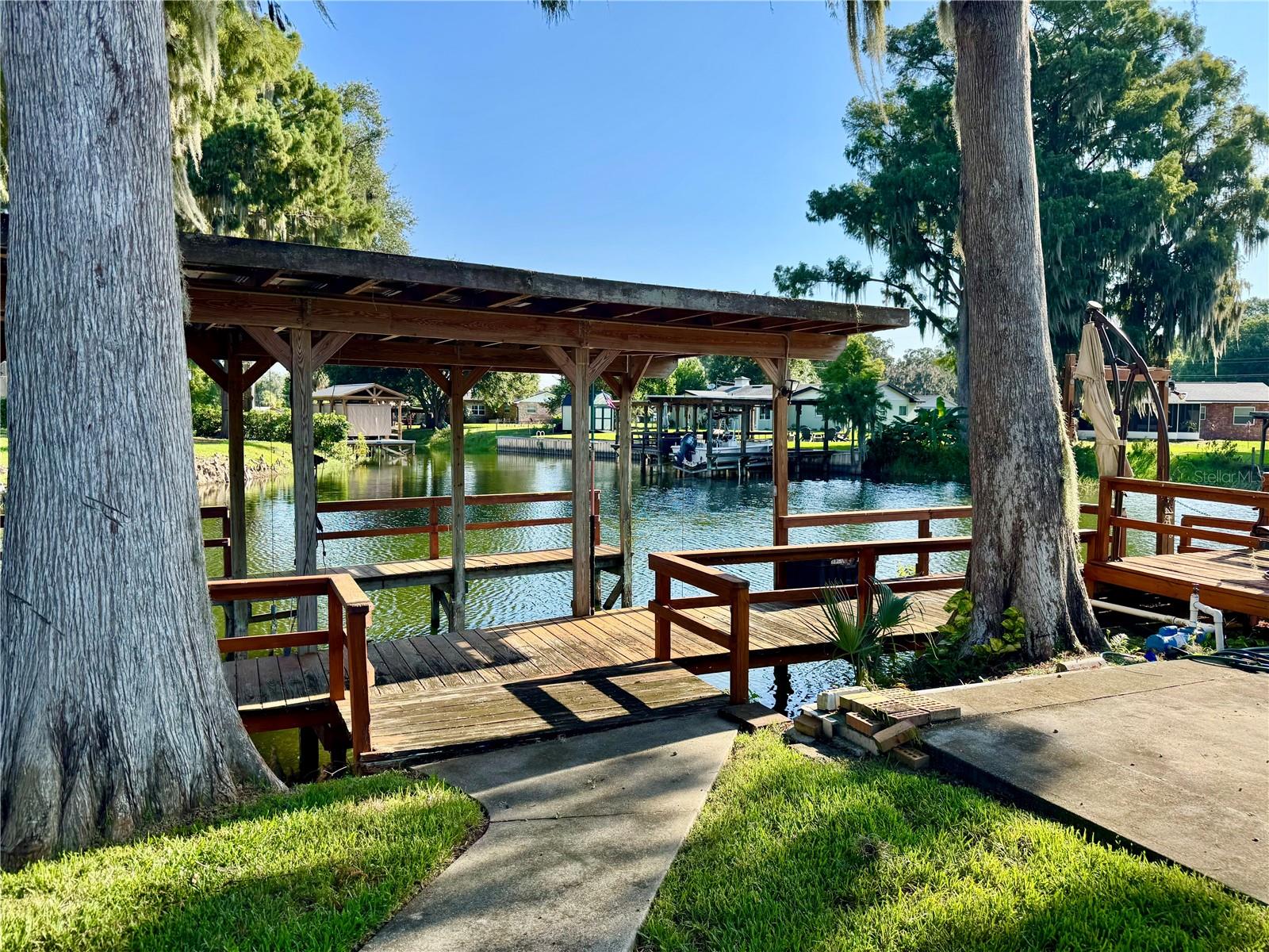 Photo of 235 TEMPLE CIRCLE EUSTIS FL 32726