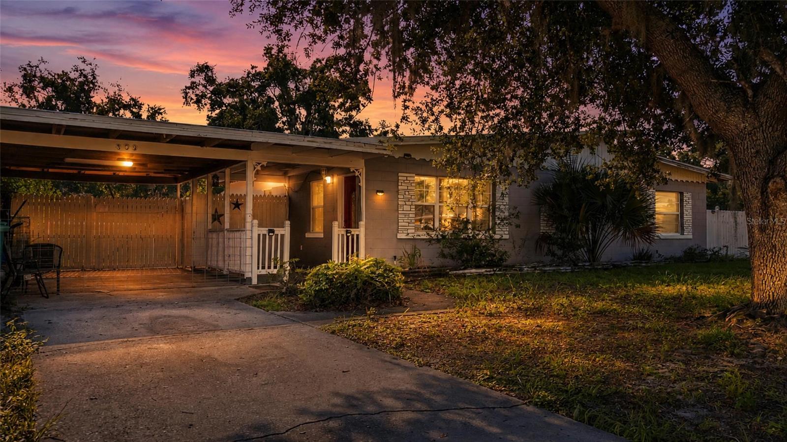 Photo of 809 DONNELLY STREET EUSTIS FL 32726