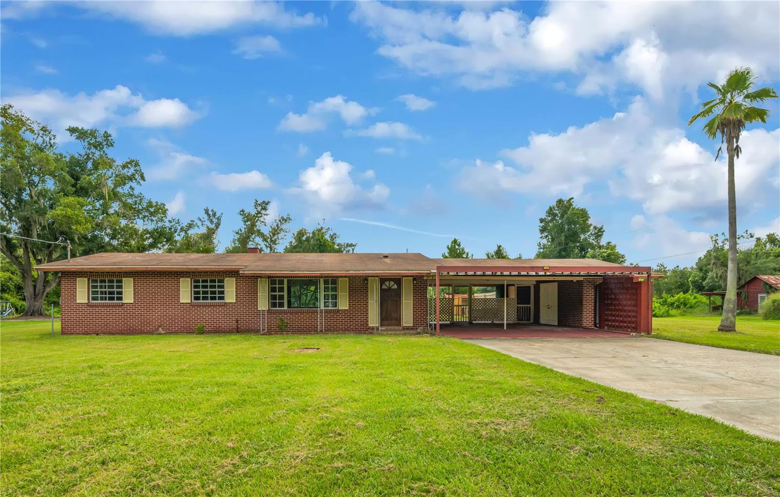 Photo of 1619 N DOVER ROAD DOVER FL 33527