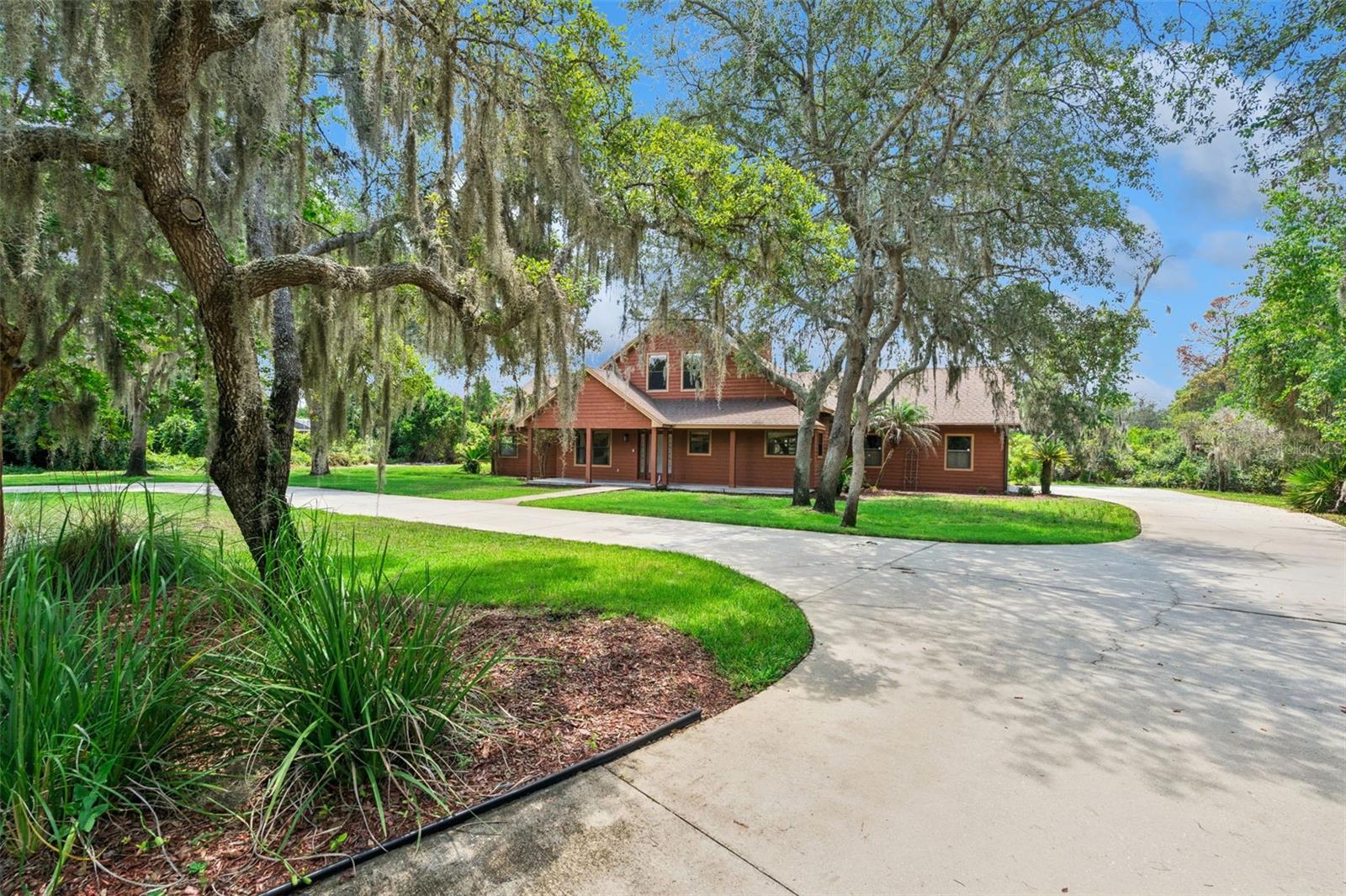 Photo of 15010 MILL POND ROAD TAVARES FL 32778