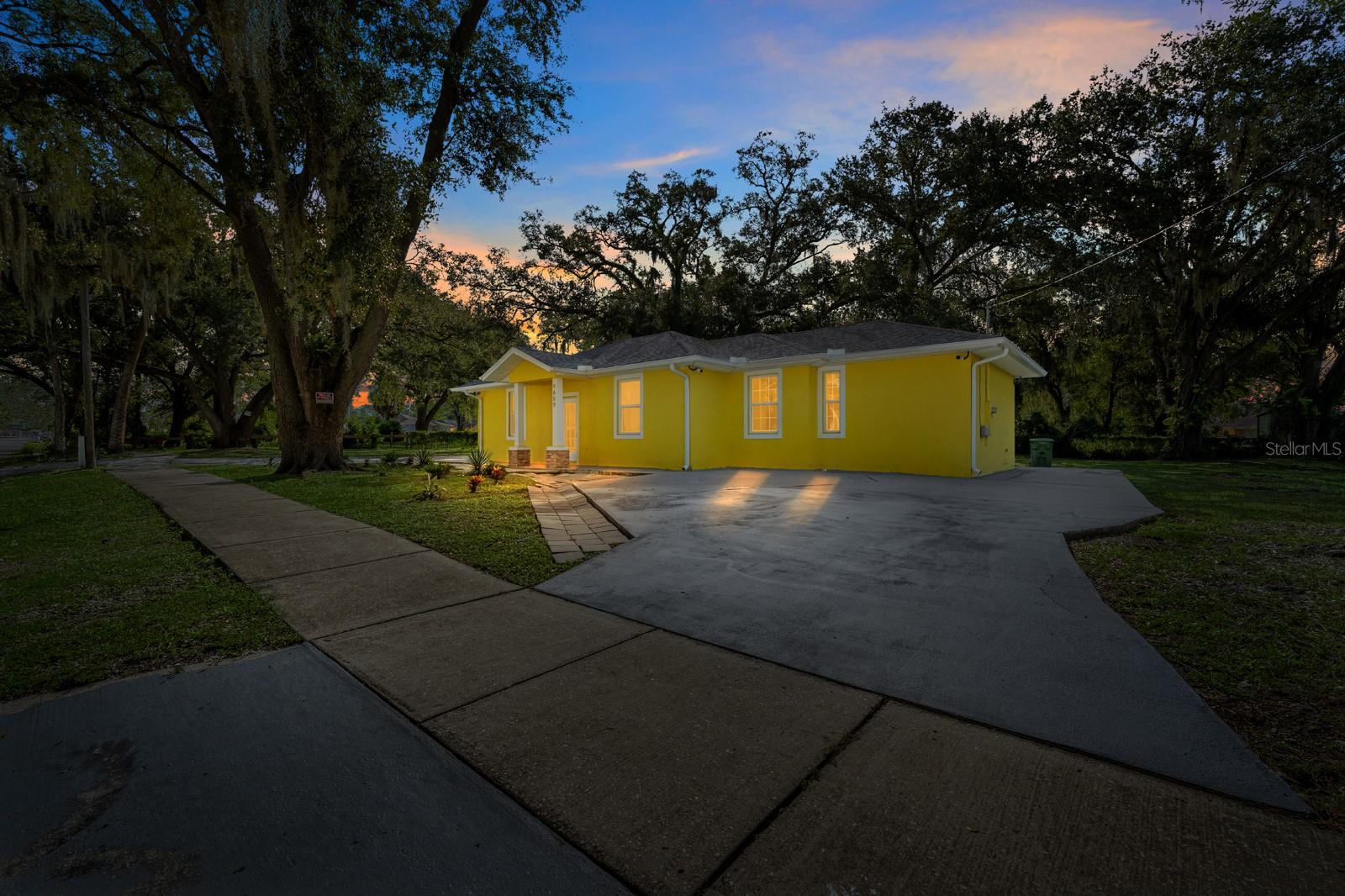 Photo of 9609 TAKOMAH TRAIL TAMPA FL 33617