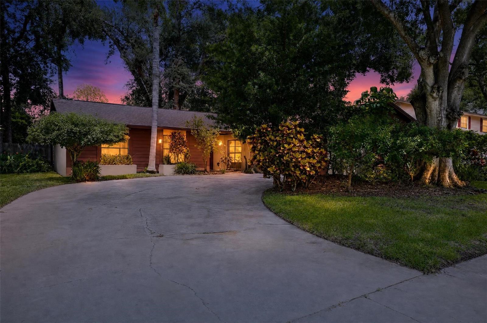 Photo of 4015 DELLBROOK DRIVE TAMPA FL 33624