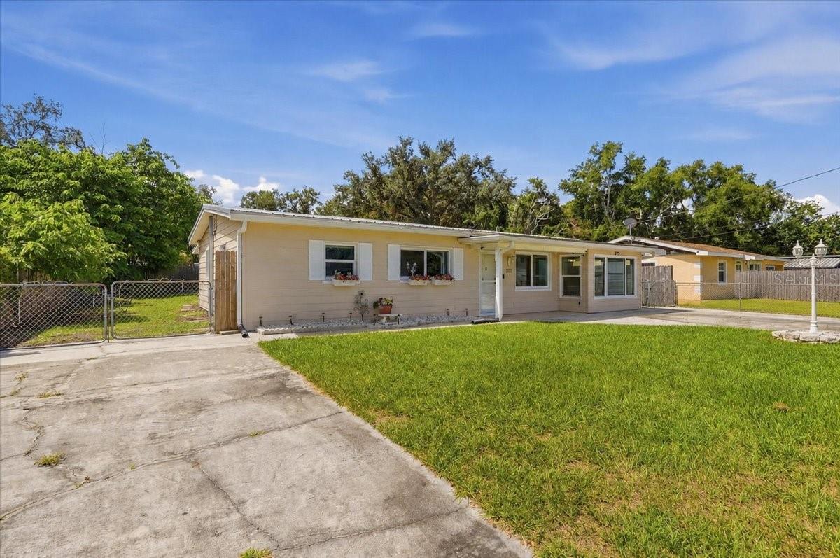 Photo of 122 W COLLINS STREET LAKELAND FL 33805
