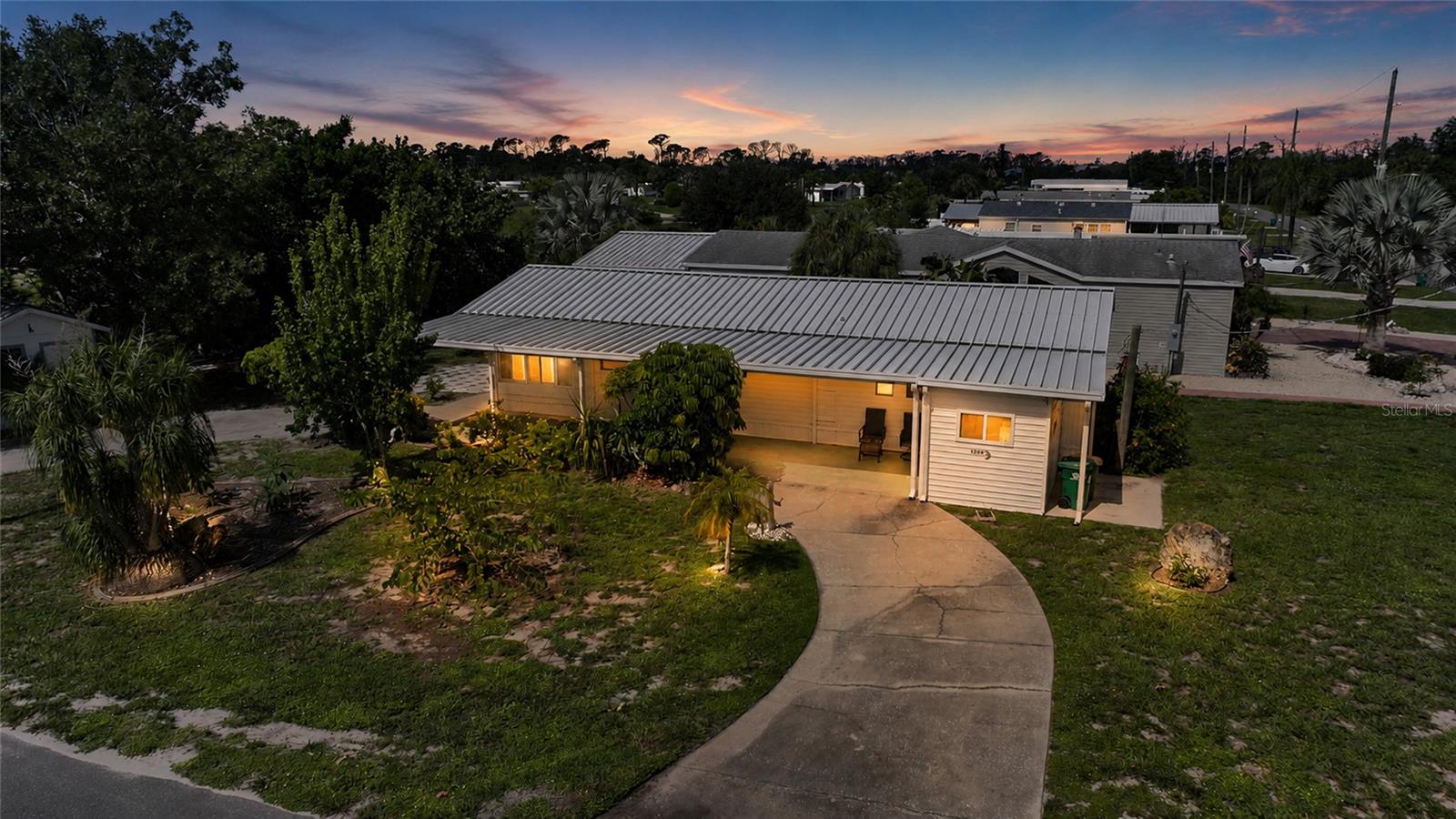 Photo of 1230 SEAHORSE LANE ENGLEWOOD FL 34224