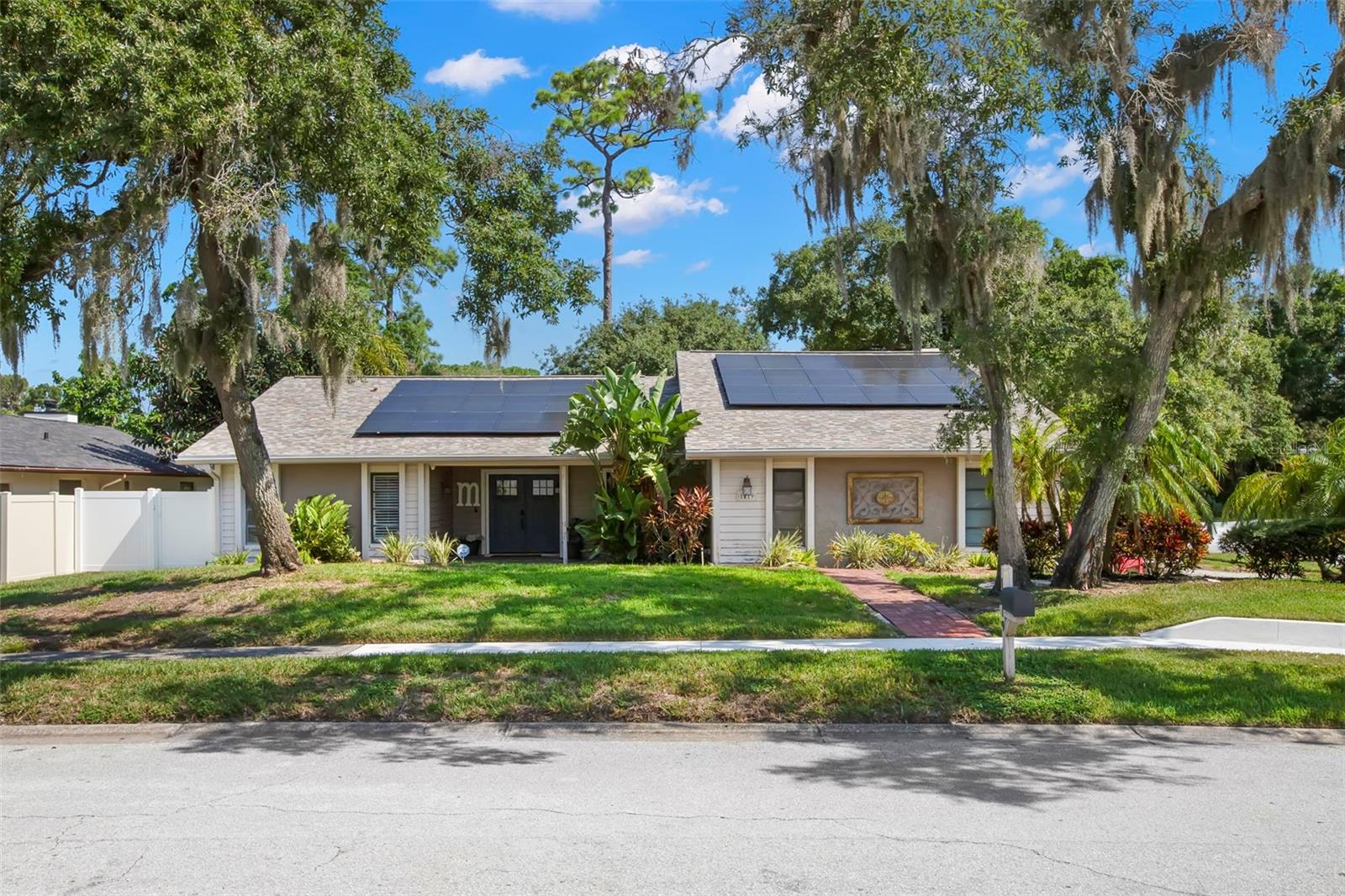 Photo of 1419 INDIAN TRAIL PALM HARBOR FL 34683