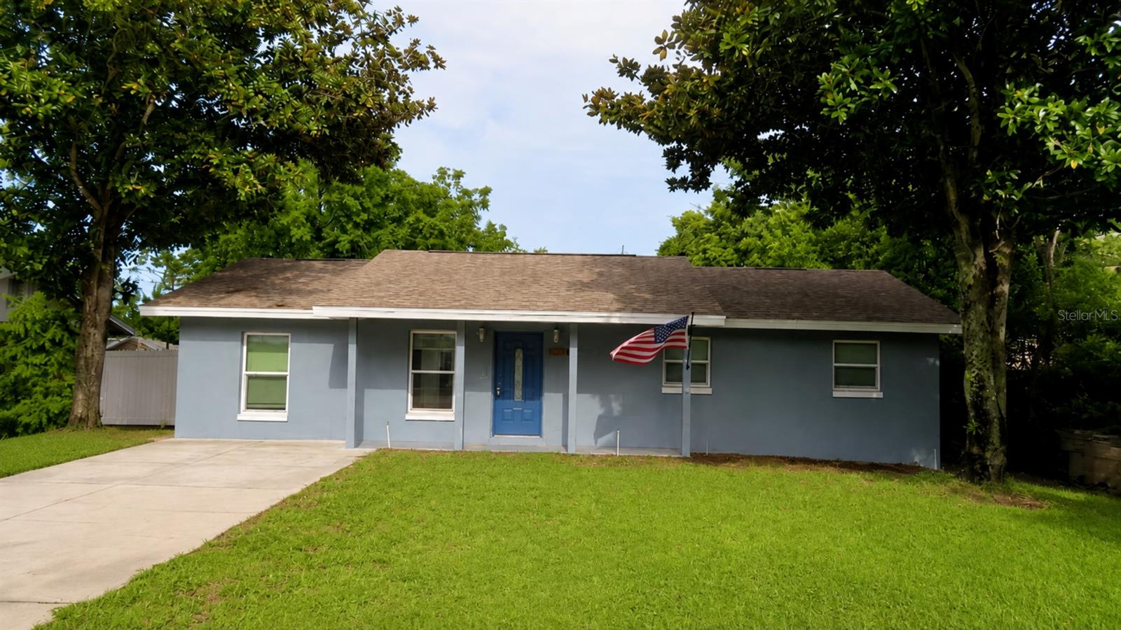 Photo of 32730 BLOSSOM LANE LEESBURG FL 34788