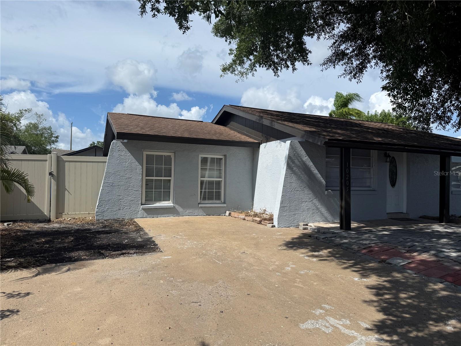 Photo of 10205 BELLHURST COURT TAMPA FL 33615
