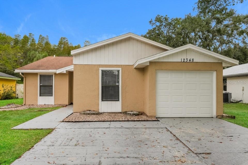 Photo of 12348 WITHERIDGE DRIVE TAMPA FL 33624