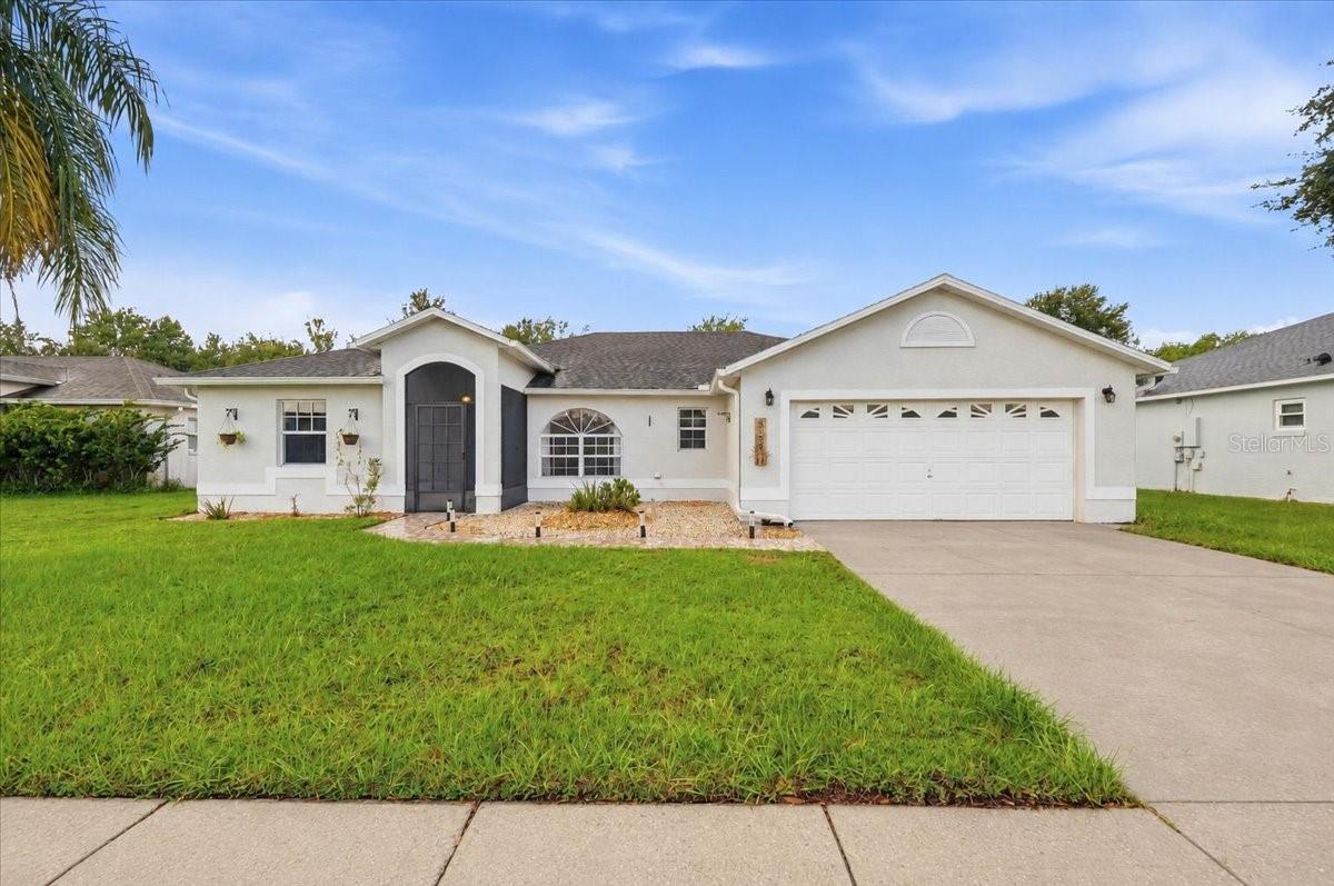 Photo of 5156 HEATHERSTONE COURT KISSIMMEE FL 34758