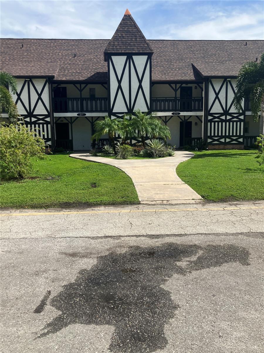 Photo of 316 N BAYSHORE BOULEVARD #105 CLEARWATER FL 33759