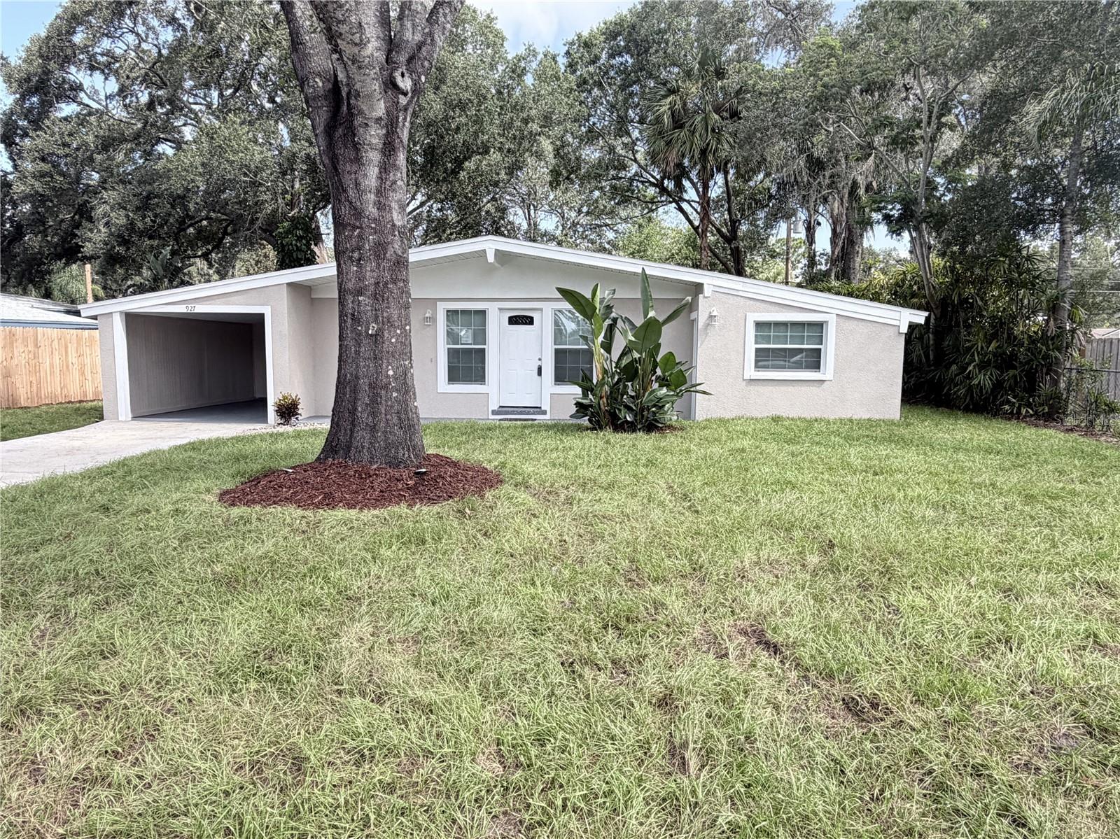 Photo of 927 LAKEWOOD AVENUE TAMPA FL 33613