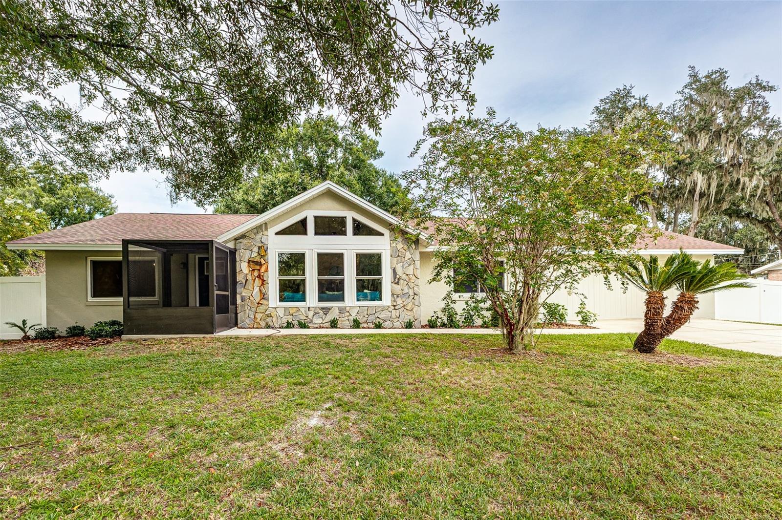 Photo of 2923 FORESTBROOK DRIVE LAKELAND FL 33811