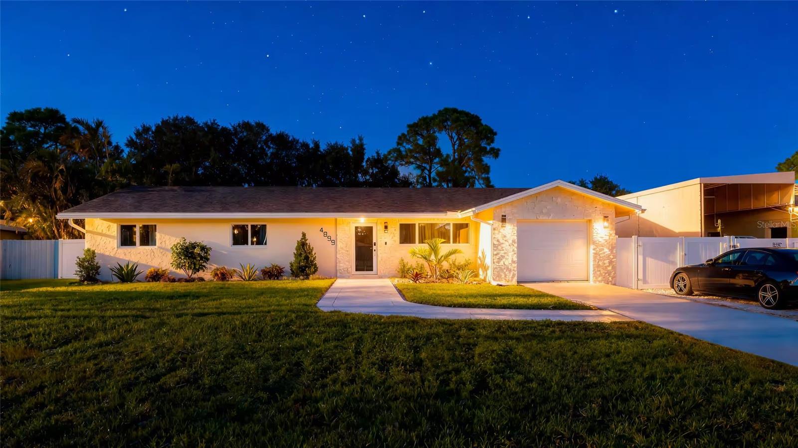 Photo of 4899 CANAL DR LAKE LAKE WORTH FL 33463