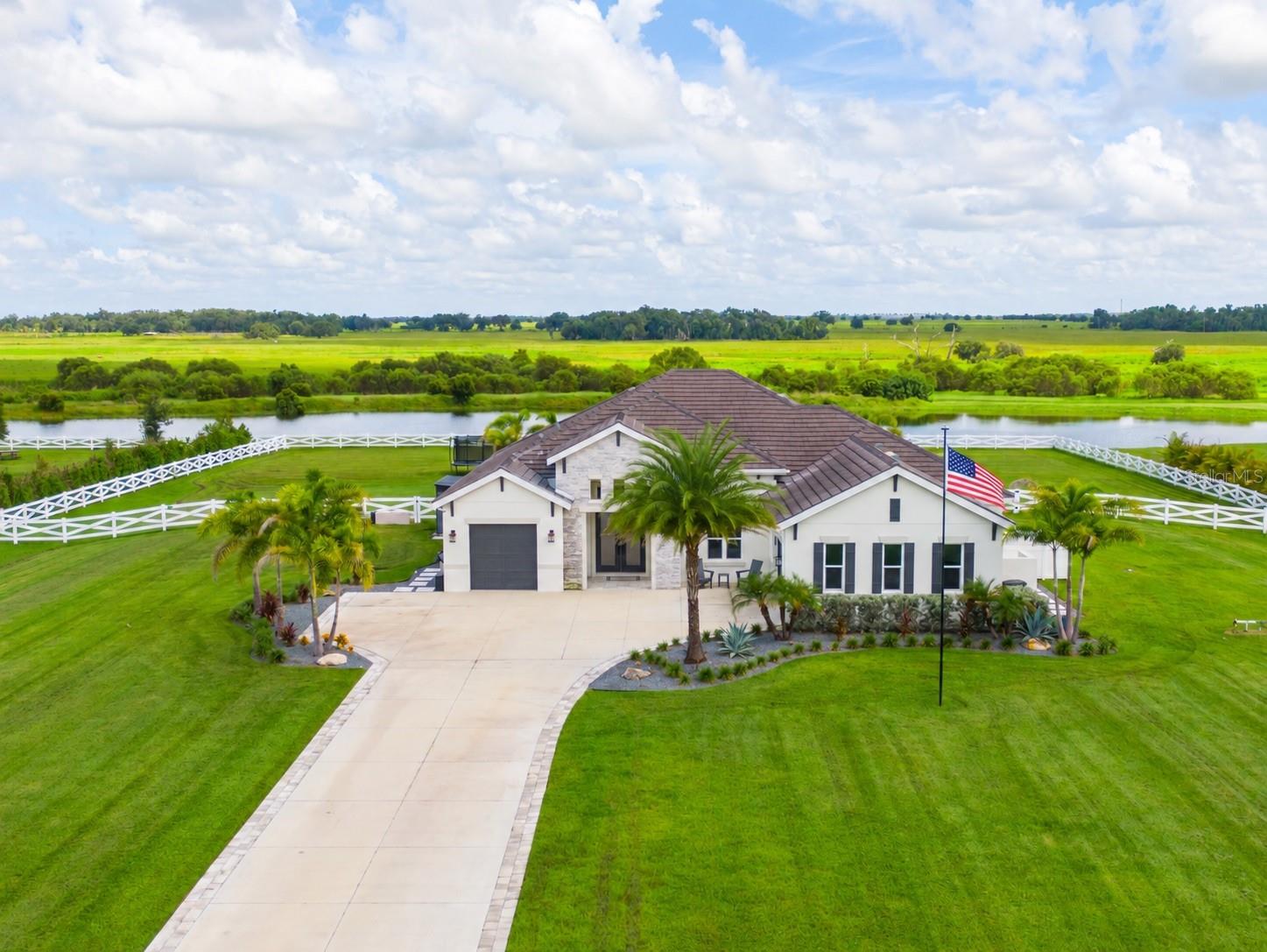 Photo of 3527 QUIVER COURT SARASOTA FL 34240