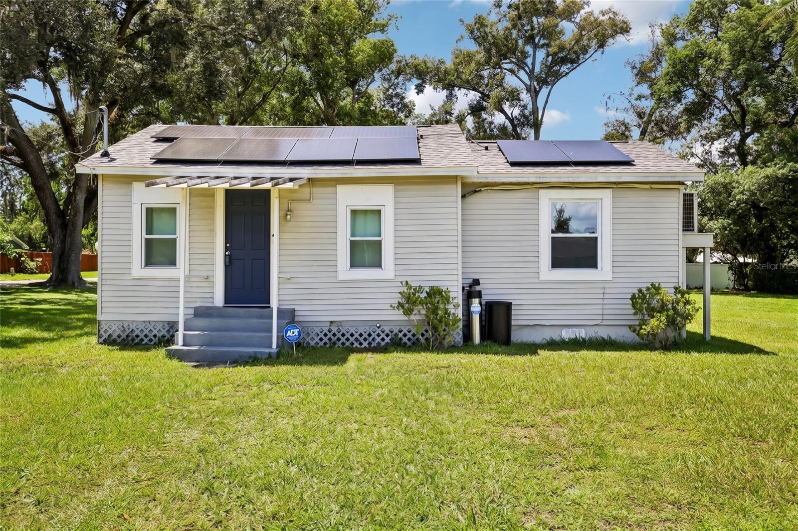 Photo of 1903 N BARNES STREET PLANT CITY FL 33563