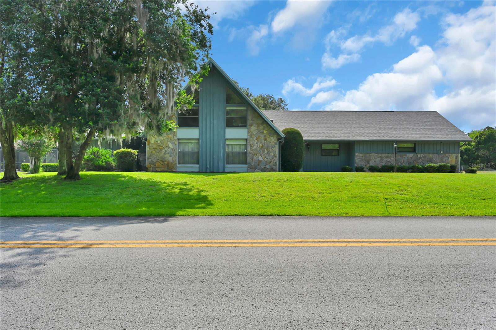 Photo of 821 N GOLF COURSE DRIVE CRYSTAL RIVER FL 34429