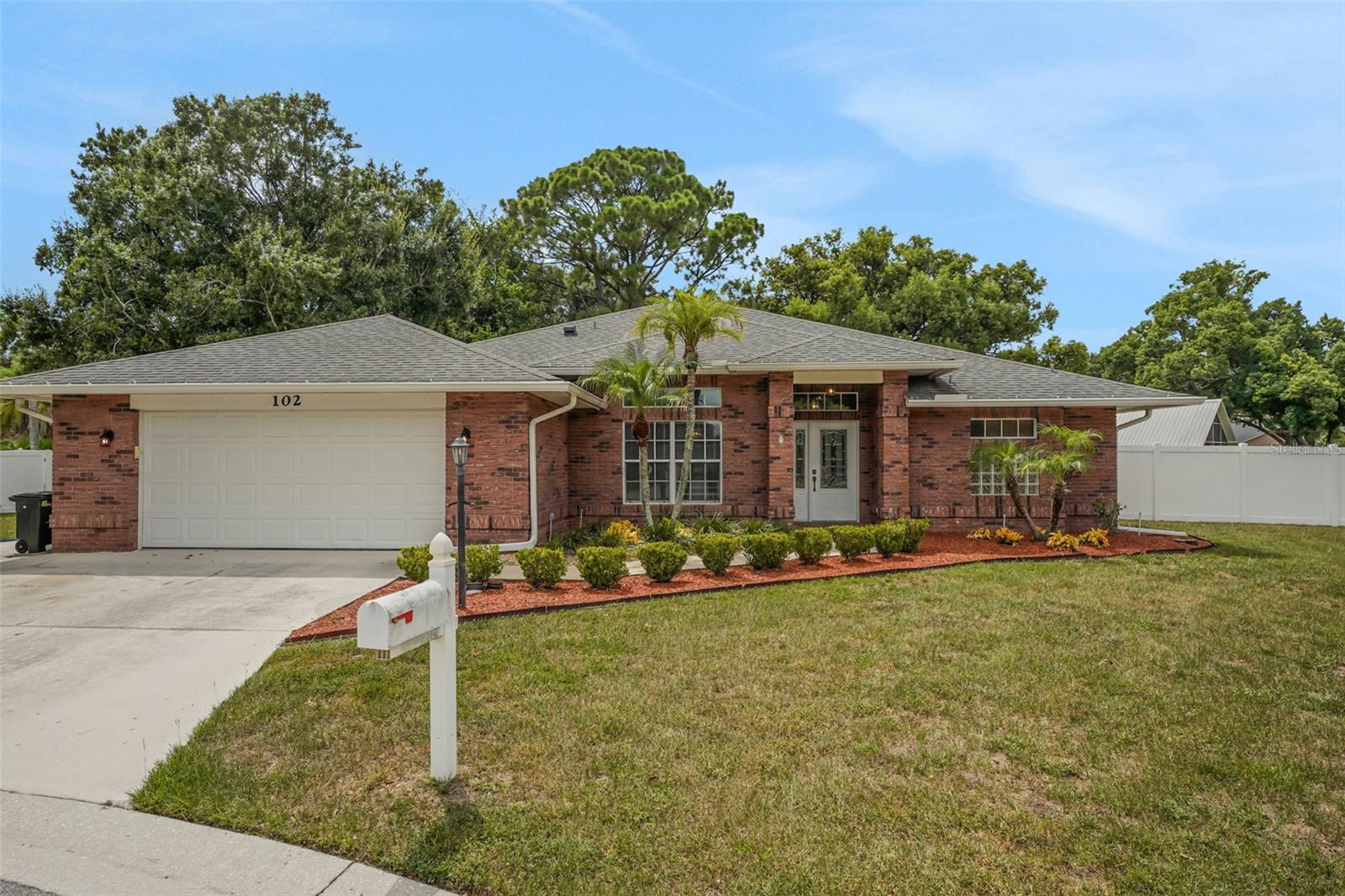 Photo of 102 HILLSIDE COURT WINTER HAVEN FL 33884
