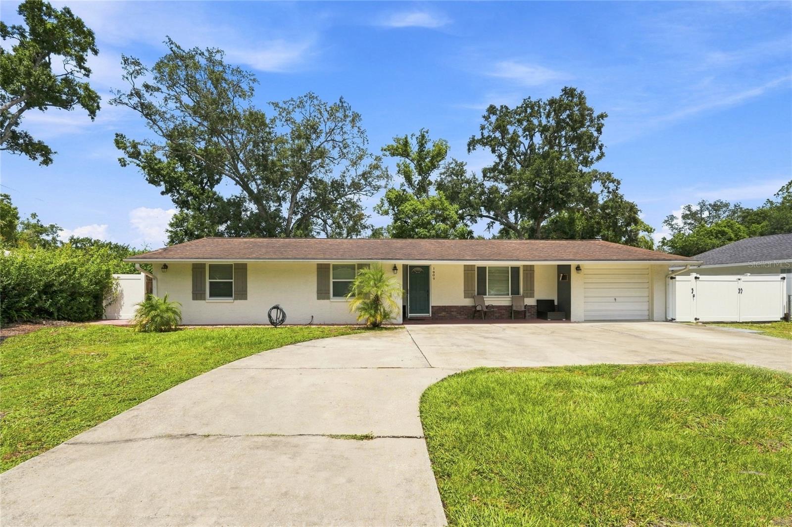 Photo of 1909 W HANNA AVENUE TAMPA FL 33604