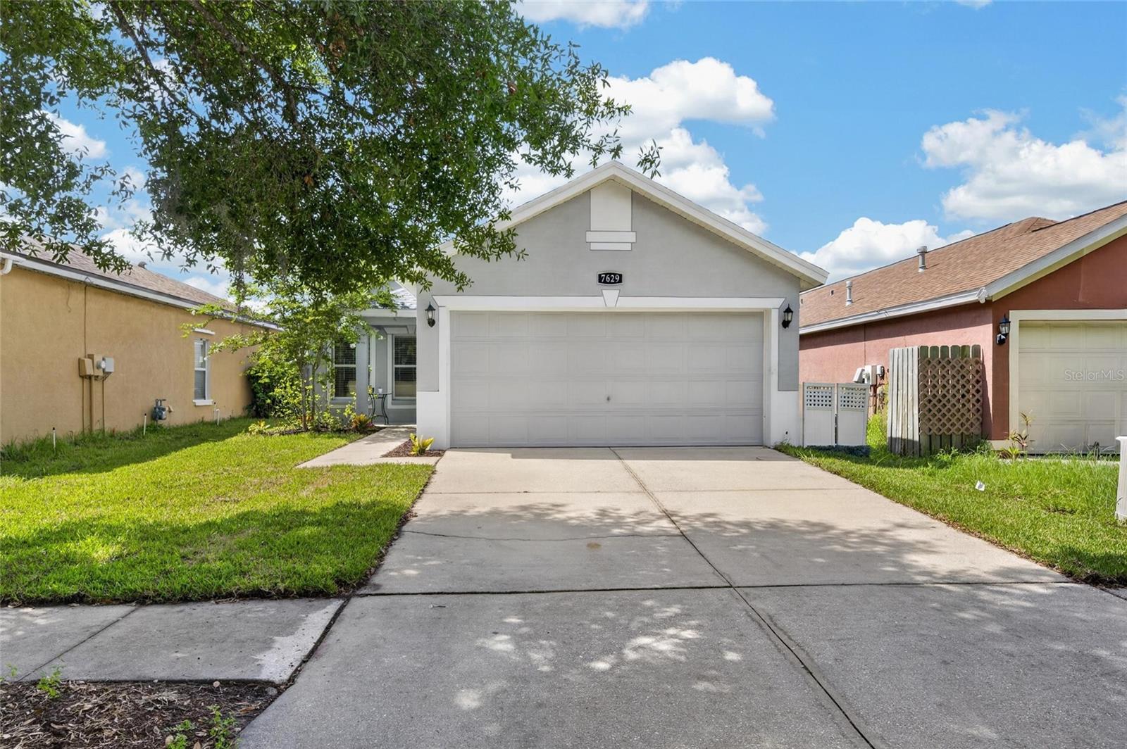 Photo of 7629 DEVONBRIDGE GARDEN WAY APOLLO BEACH FL 33572