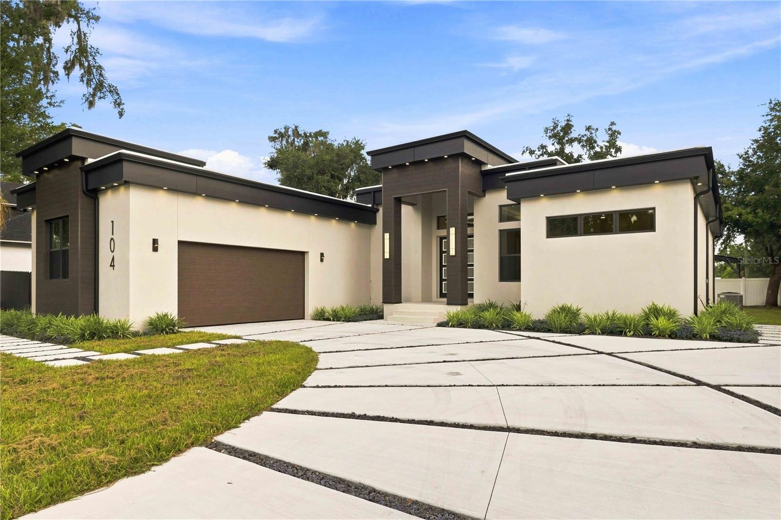 Photo of 104 S MAKI ROAD PLANT CITY FL 33563
