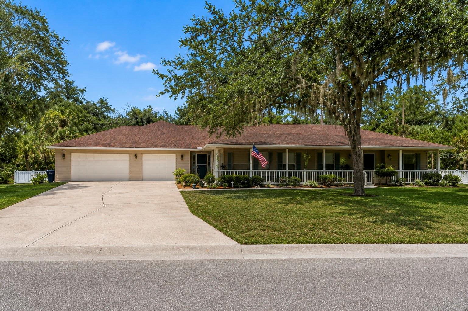Photo of 608 WOODVIEW WAY BRADENTON FL 34212