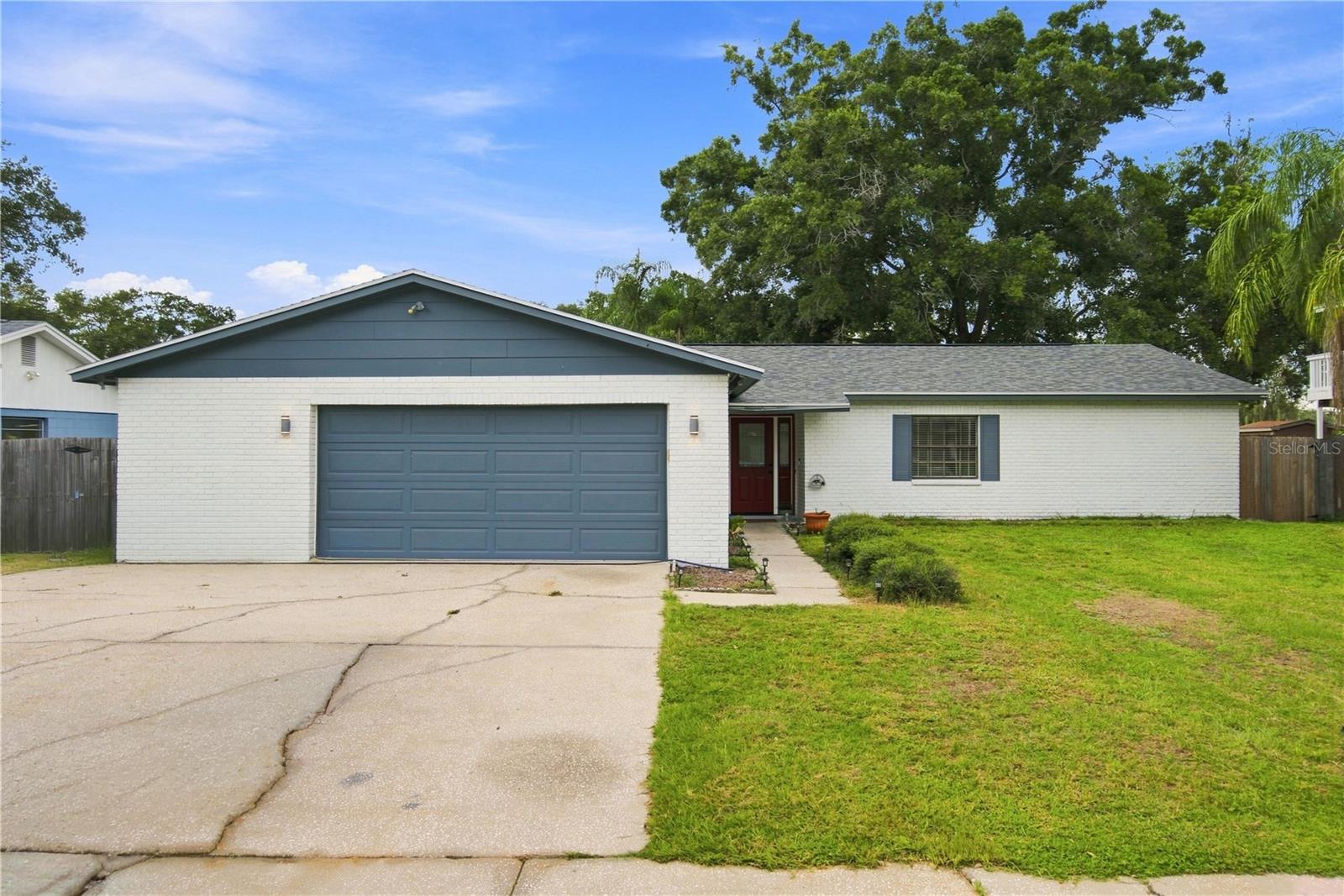 Photo of 4313 FOXGLEN LANE TAMPA FL 33624