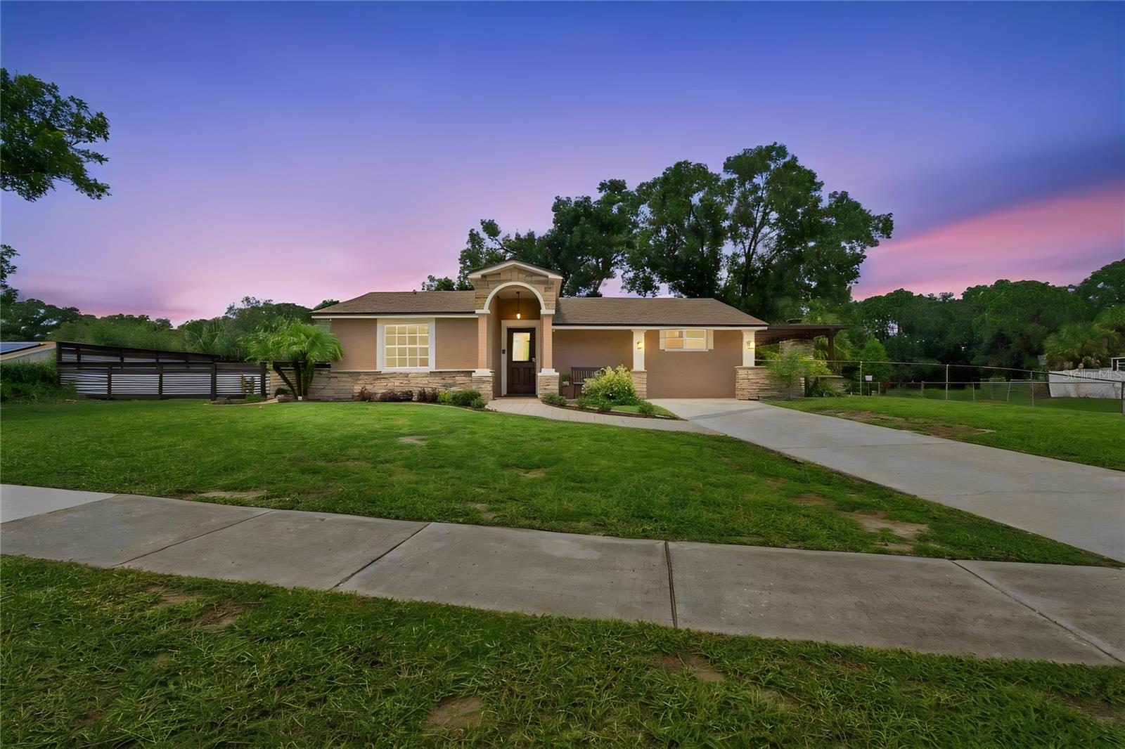 Photo of 9020 AUBURN WAY TAMPA FL 33615