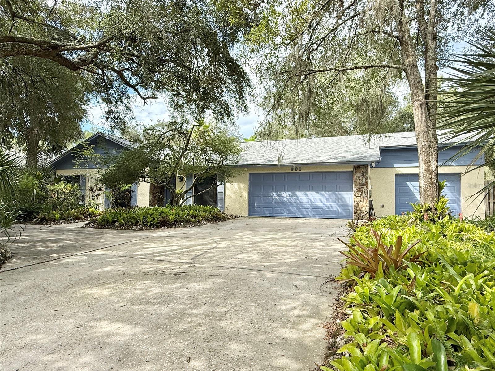 Photo of 901 W RIVER DRIVE TEMPLE TERRACE FL 33617