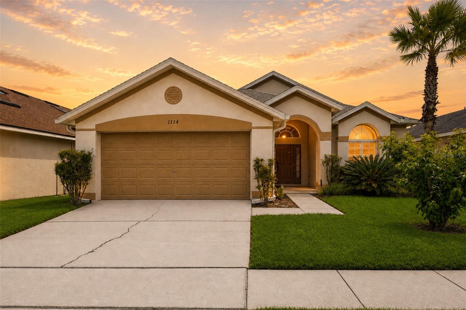 Photo of 1114 BLOOMINGDALE DRIVE DAVENPORT FL 33897