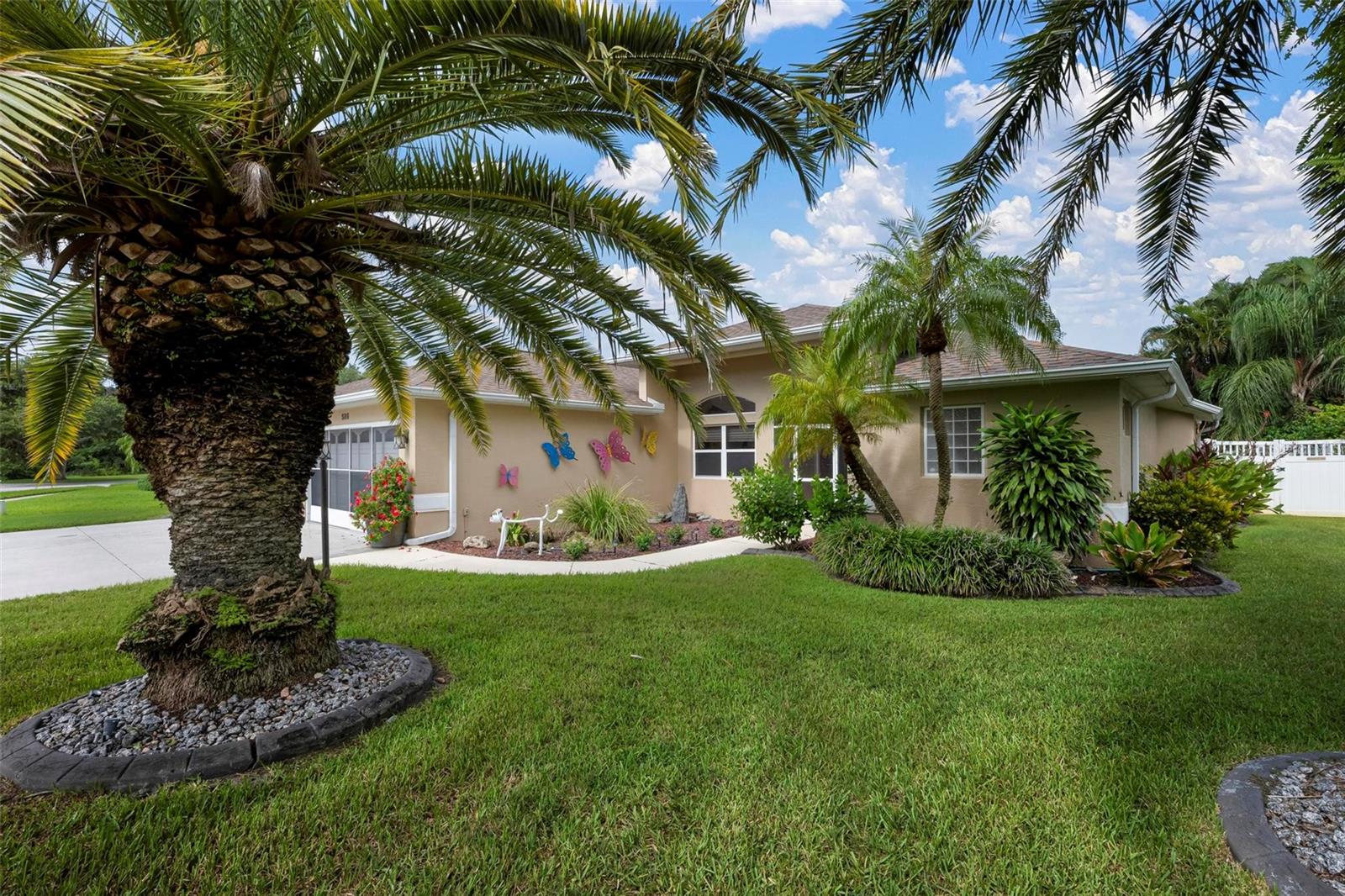 Photo of 586 OAK BAY DRIVE OSPREY FL 34229