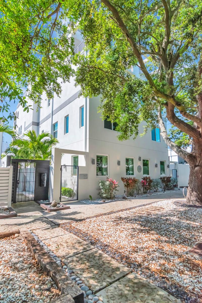 Photo of 536 4TH AVENUE #2A ST PETERSBURG FL 33701