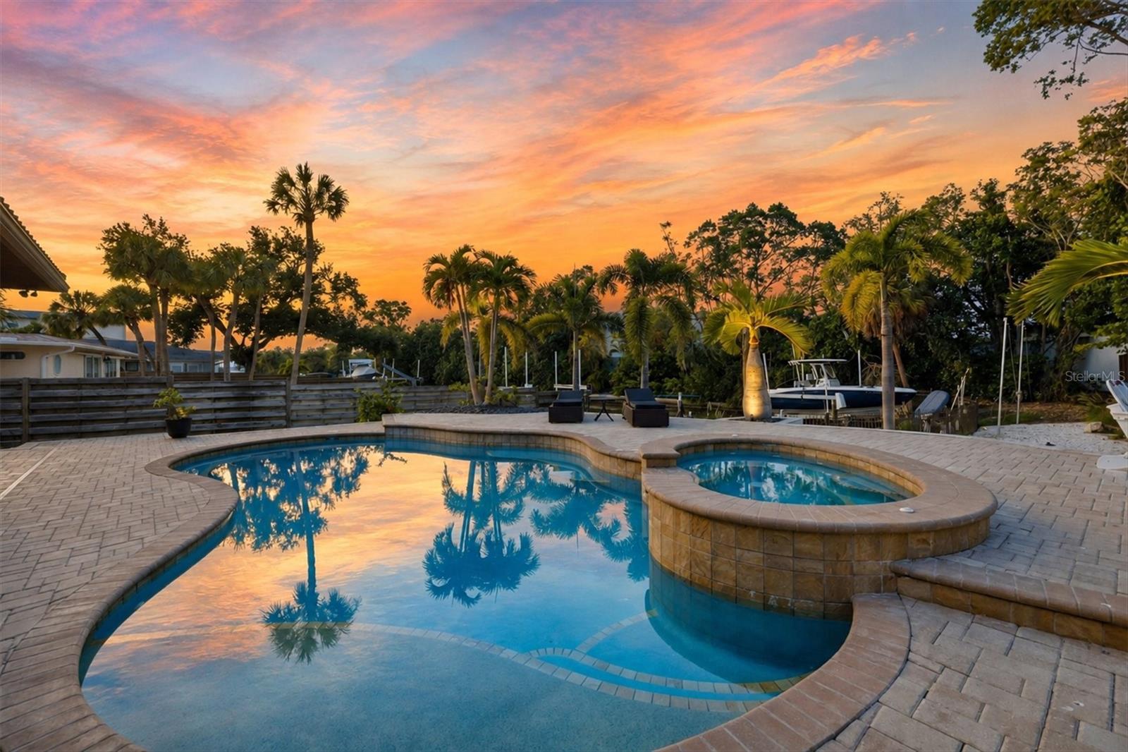 Photo of 829 IDLEWILD WAY SARASOTA FL 34242