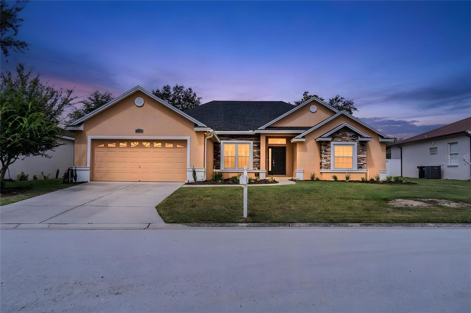 Photo of 6331 ALAMANDA HILLS DRIVE LAKELAND FL 33813